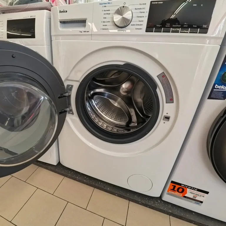 Weiße Waschmaschine mit 7kg Trommel bei Hausgeräte Siegerland | Depot57 in Freudenberg, ideal für Singles und kleine Haushalte.